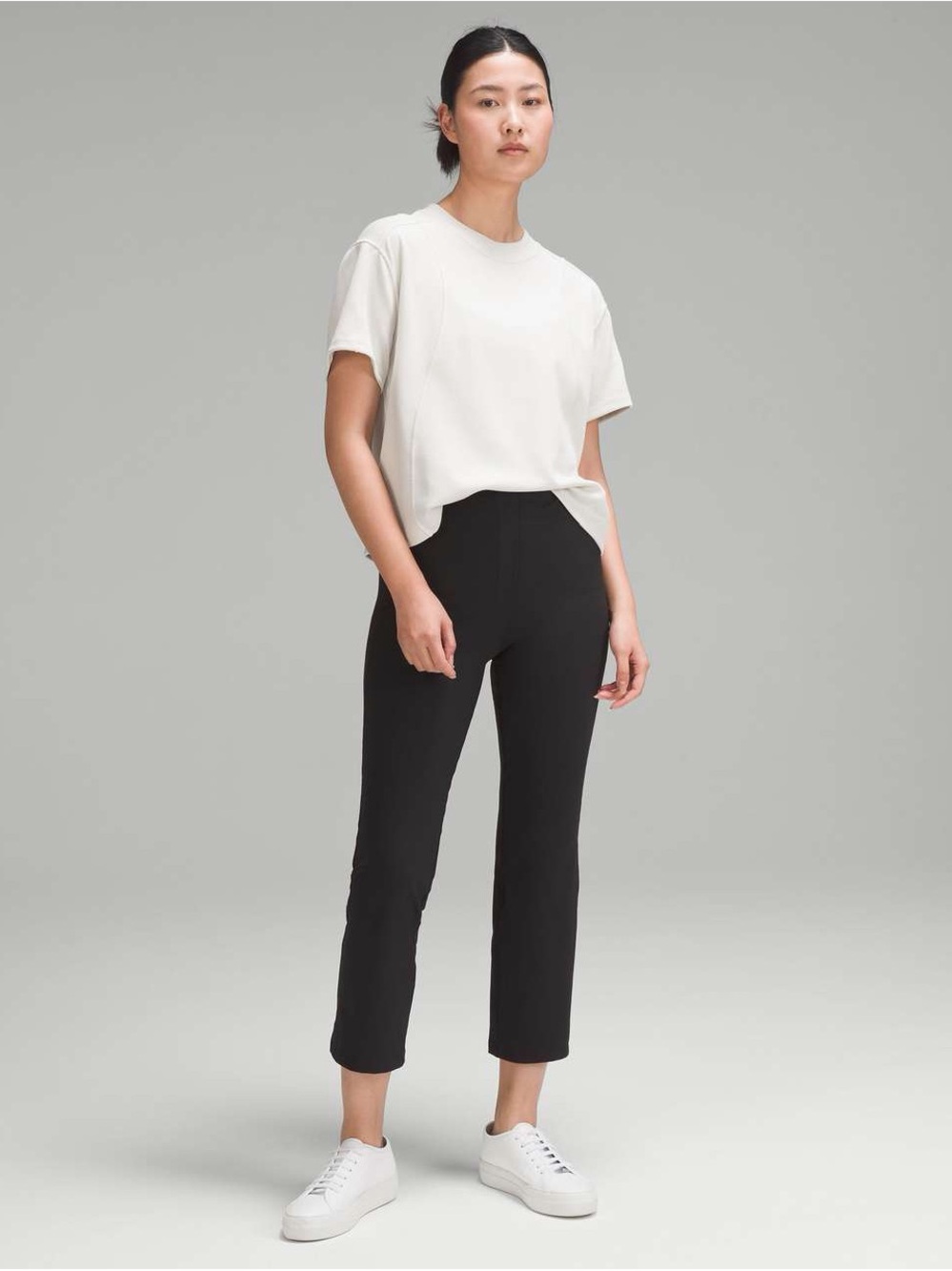 EUC Lululemon Smooth Fit Pull-On High-Rise Crop Pants Black Size 6 Business Cas